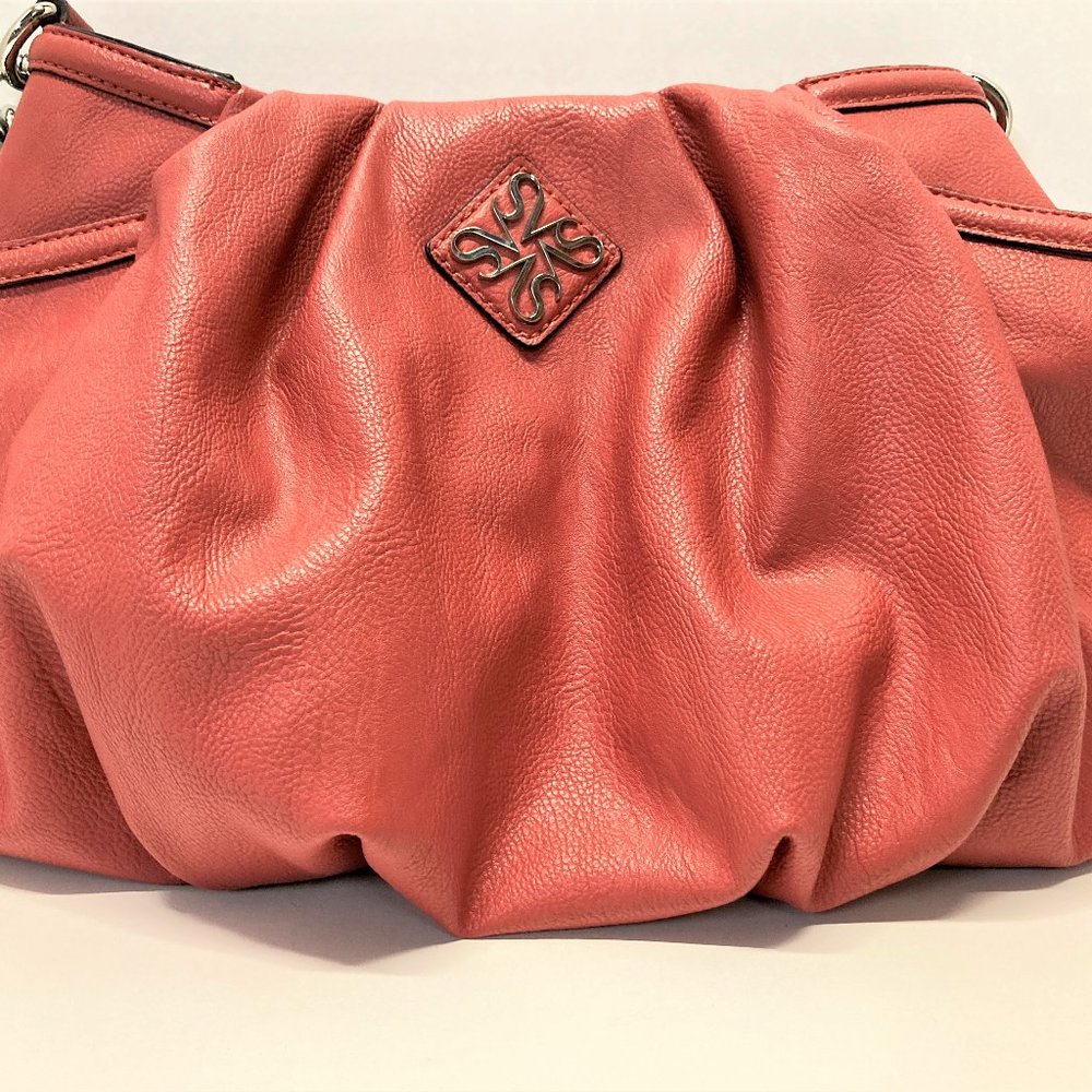 A "Simply Vera" Purse
